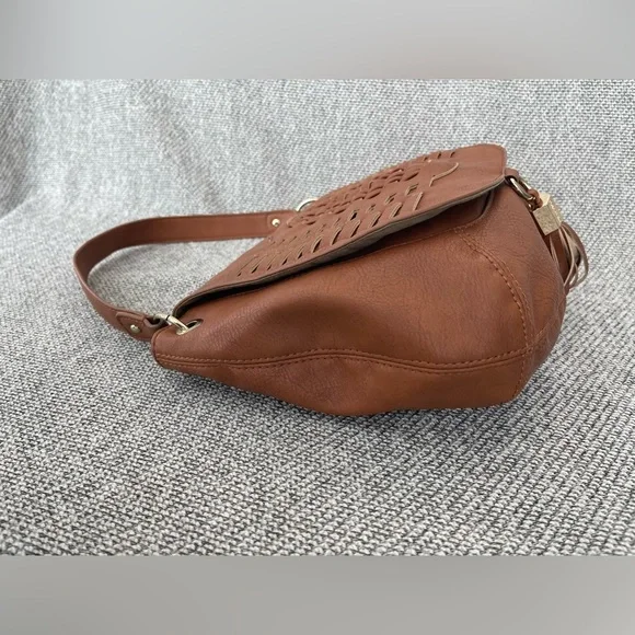 Dolce Vita Brown Crossbody Bag with Woven Design - Picture 11 of 16